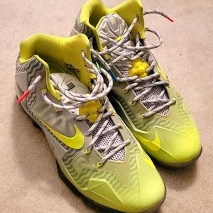 Nike Lebron 11 Light grey and highlighter yellow